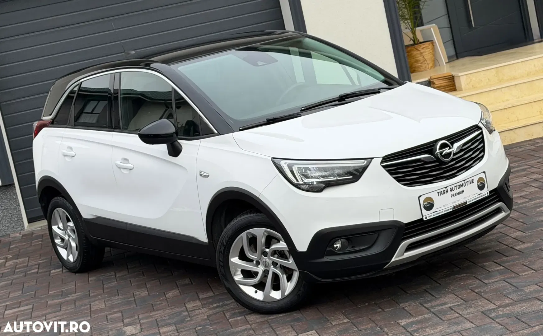2020 Opel Crossland 1.2 Business Elegance, photograph 7