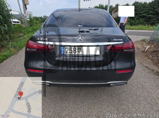 2023 Mercedes-Benz E350 4MATIC, photograph 2