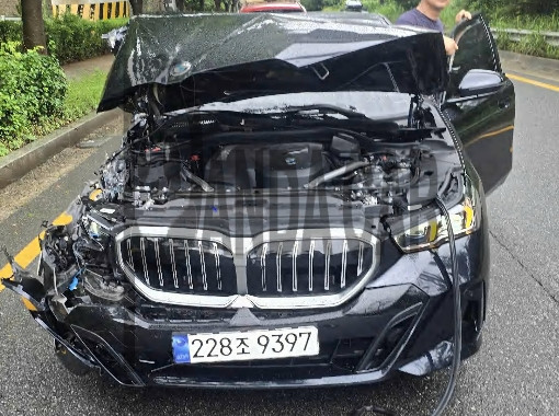 2024 BMW 530i xDrive, photograph 3