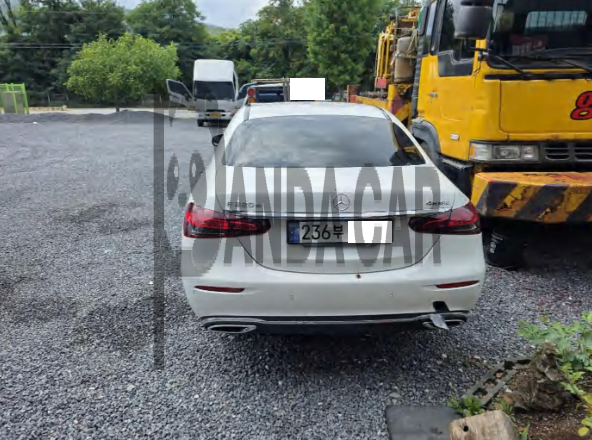 2023 Mercedes-Benz E220 d 4MATIC, photograph 1