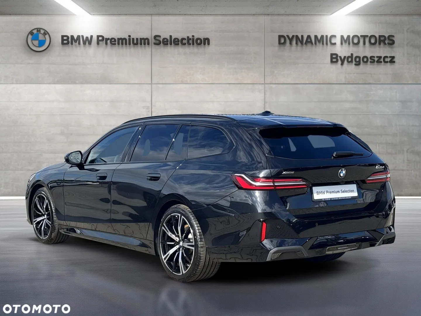 2025 BMW Seria 5 520d xDrive mHEV M Sport, photograph 3