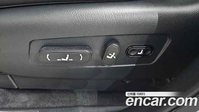 2020 Kia Mohave Diesel 3.0 4WD 5-Seater, photograph 3