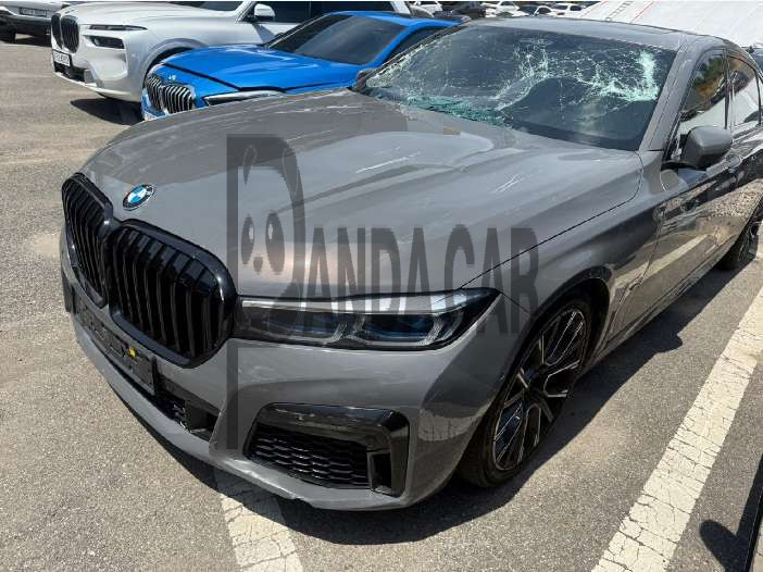 2020 BMW 740Li xDrive M Sport Package, photograph 3