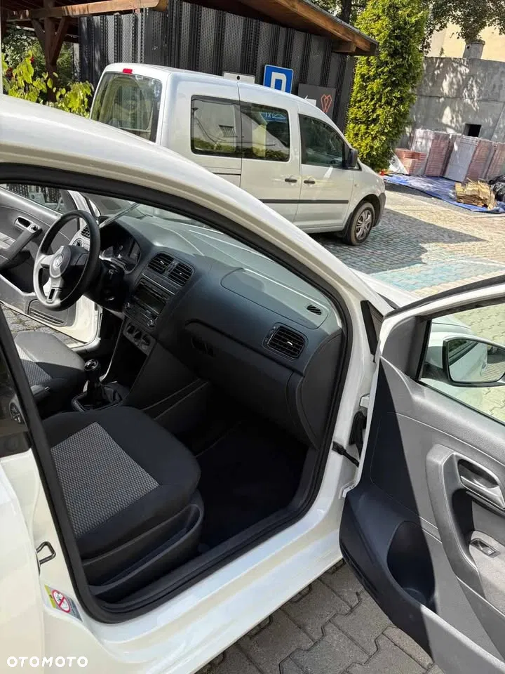 2014 Volkswagen Polo, photograph 11
