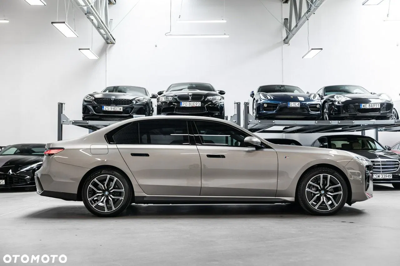 2024 BMW Seria 7 740d xDrive mHEV M Sport sport, photograph 6