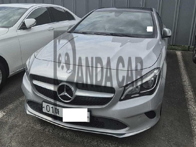 2017 Mercedes-Benz CLA250 4Matic, photograph 1