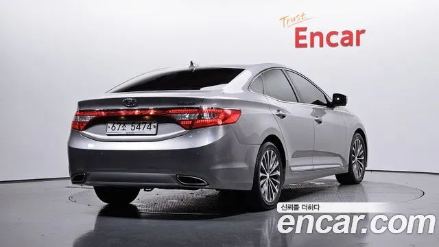 2013 Hyundai Grandeur HG300 Exclusive, photograph 11