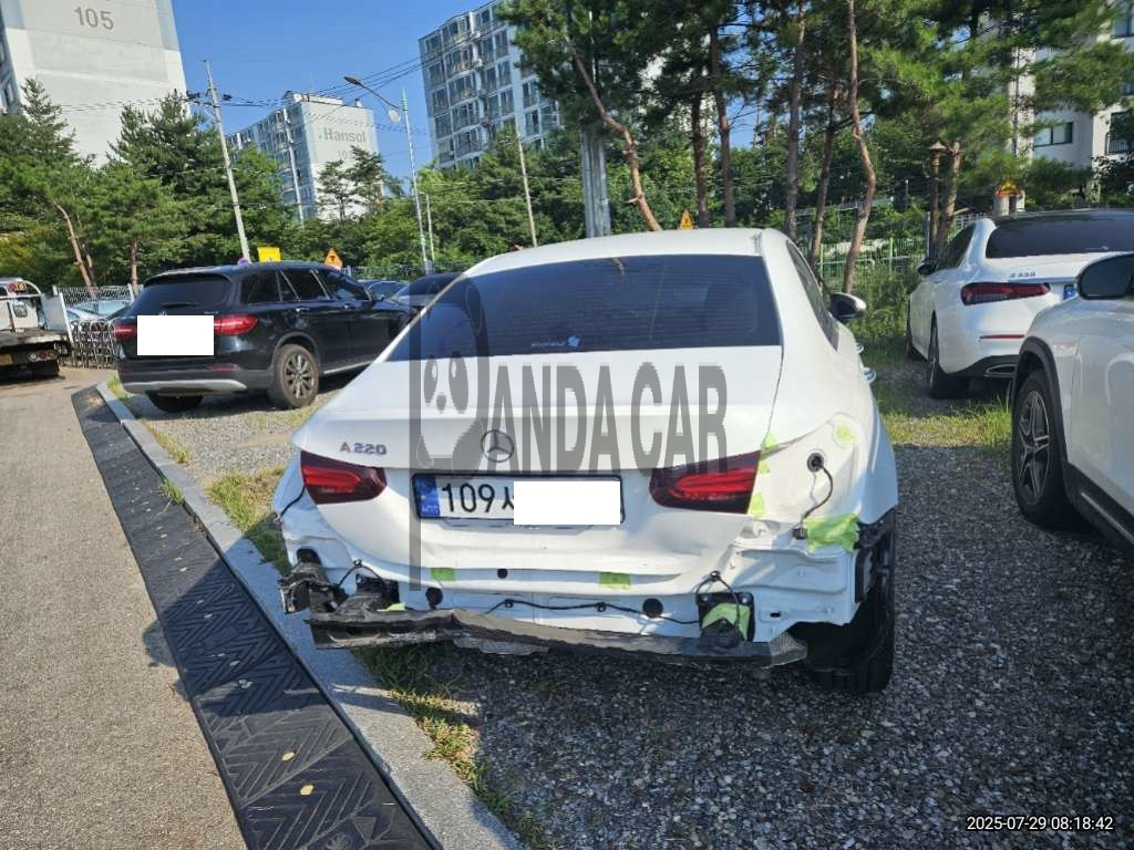 2024 Mercedes-Benz A 220 Sedan, photograph 1