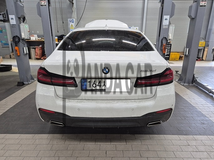 2021 BMW 523d, photograph 1