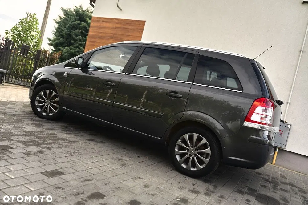 2011 Opel Zafira, photograph 7