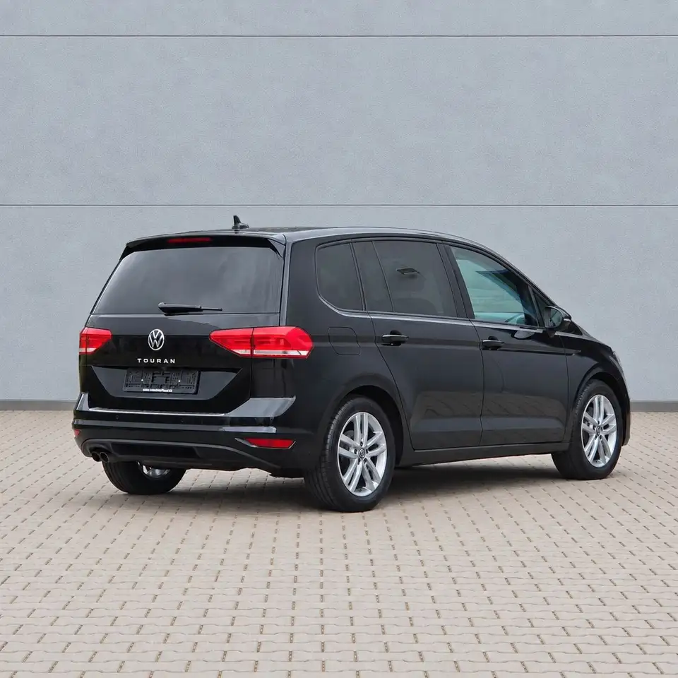2025 Volkswagen Touran 2.0TDI DSG NAVI LED 7SZ AHK STDHZ ACC 17", photograph 3