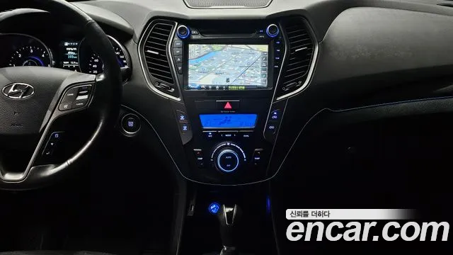 Hyundai Santafe Diesel(e-VGT) 2.0 2WD Exclusive — photo 1 of 20