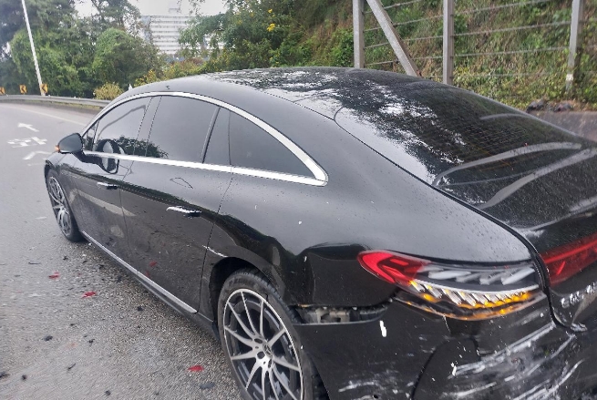 2022 Mercedes-Benz EQS450 +, photograph 4