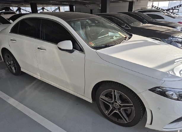 2022 Mercedes-Benz A250 4MATIC, photograph 3