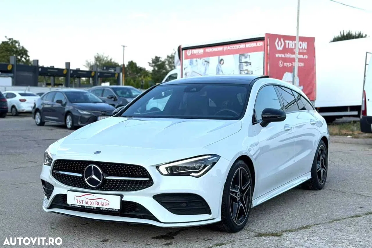 2022 Mercedes-Benz CLA 180, photograph 2