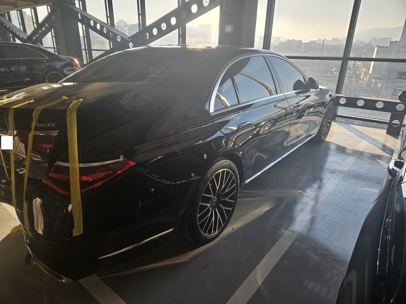 2023 Mercedes-Benz S580 4MATIC, photograph 3