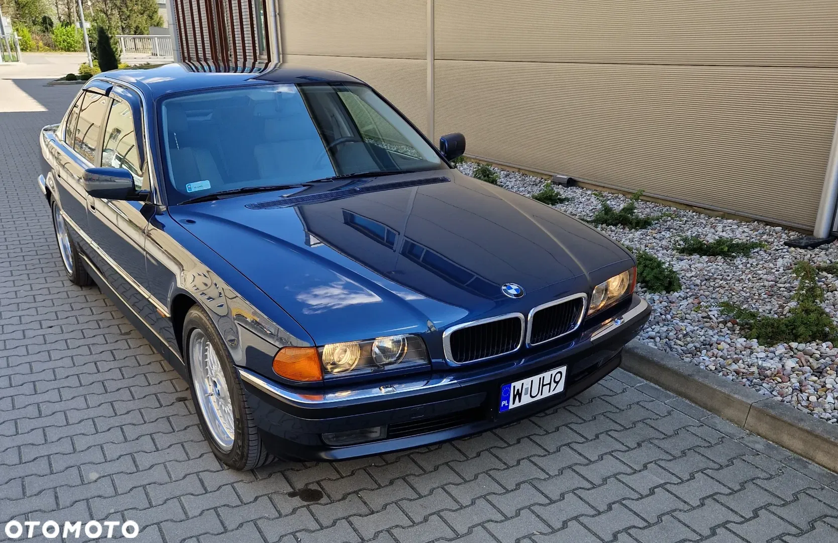 1995 BMW Seria 7 740i V8, photograph 2