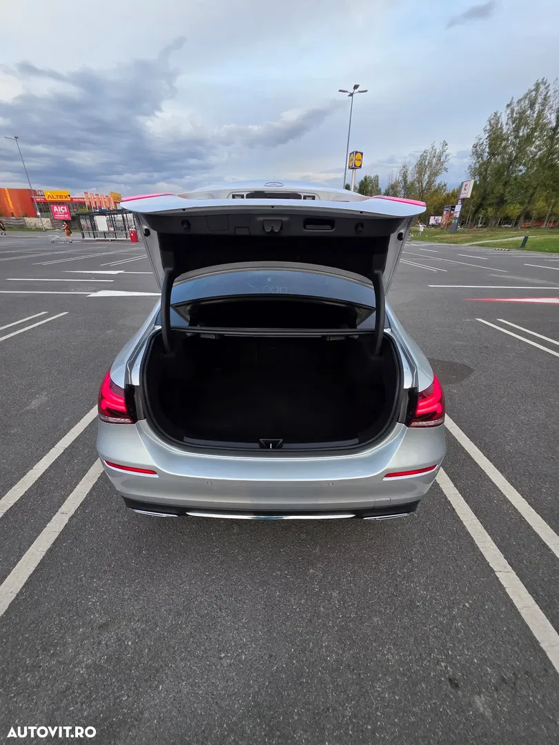 2021 Mercedes-Benz A 180 7G-DCT Edition 2021, photograph 11