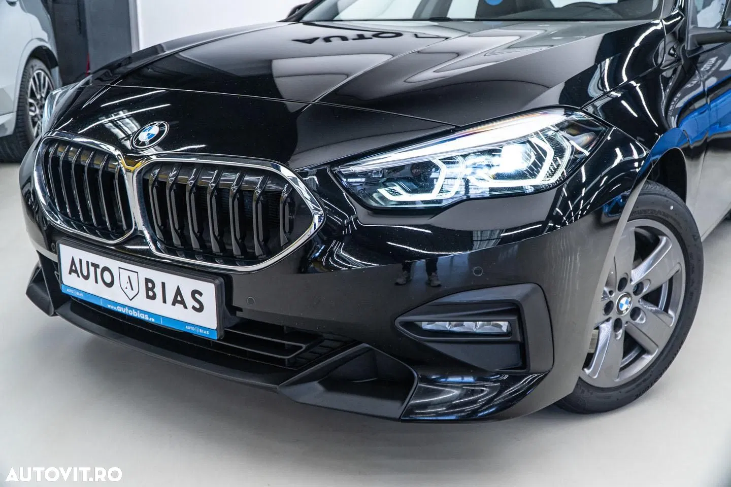 2021 BMW Seria 2, photograph 10