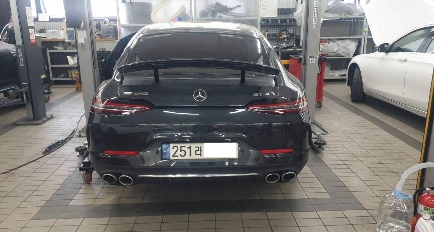 2022 Mercedes-Benz MercedesAMG GT43 4MATIC +, photograph 1