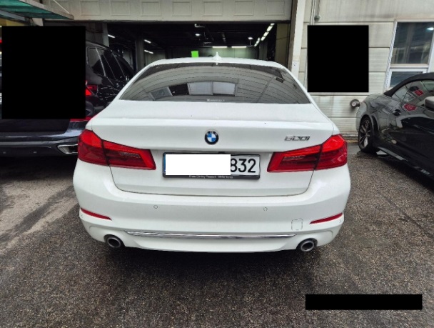 2020 BMW 520i Luxury, photograph 1