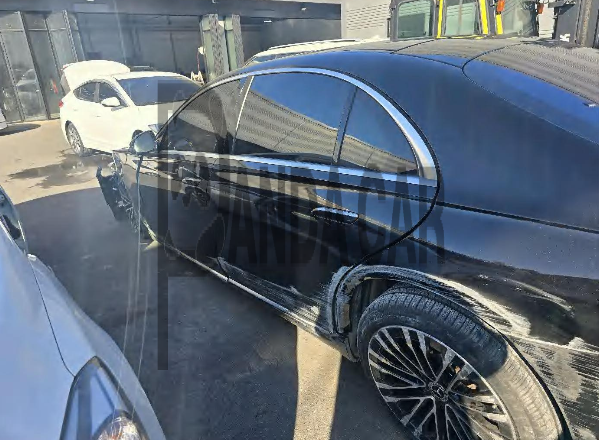 2022 Mercedes-Benz S450 4MATIC, photograph 2