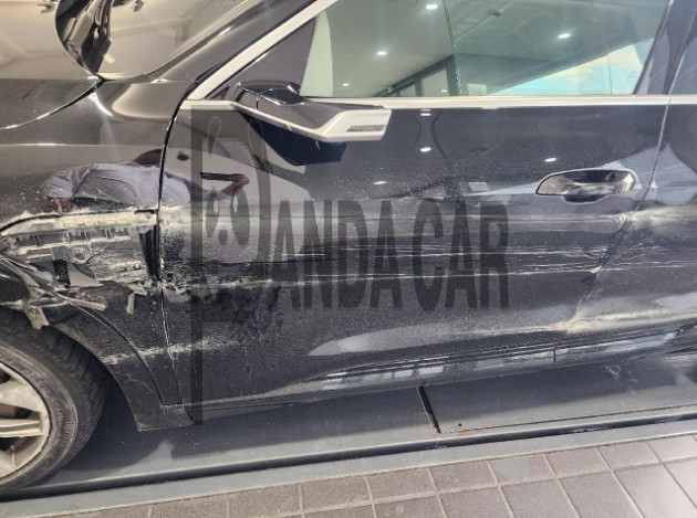 2020 Audi etron 55 quattro, photograph 3