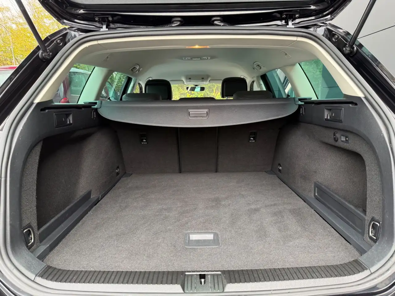 2015 Volkswagen Passat Variant Highline 4Motion DSG NAVI AHK, photograph 10