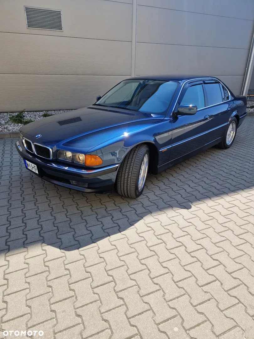 1995 BMW Seria 7 740i V8, photograph 3