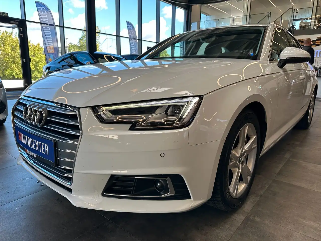 2018 Audi A4 *ACC*AHK*NAV*CARPLAY*2-ZONEN*SitzHZ*LED*, photograph 4