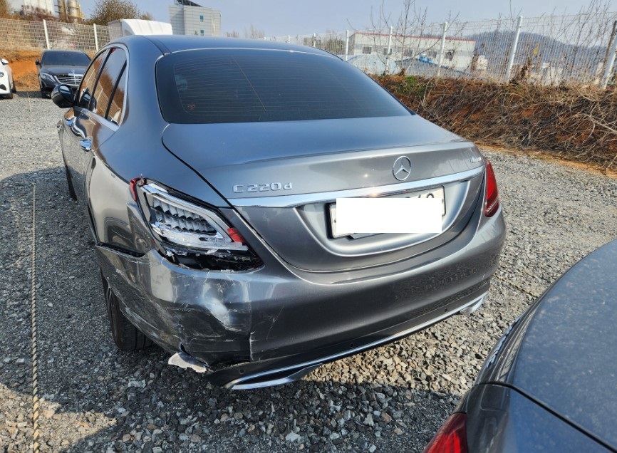2019 Mercedes-Benz C220 d 4Matic, photograph 3
