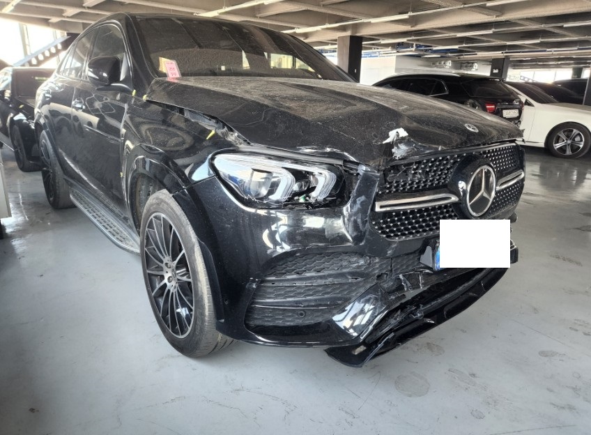 2022 Mercedes-Benz GLE400 d 4MATIC Coupe, photograph 4