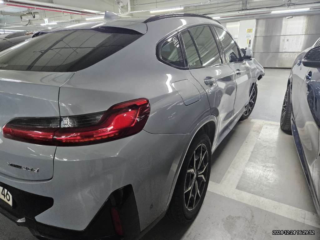2022 BMW X4 xDrive20d, photograph 2
