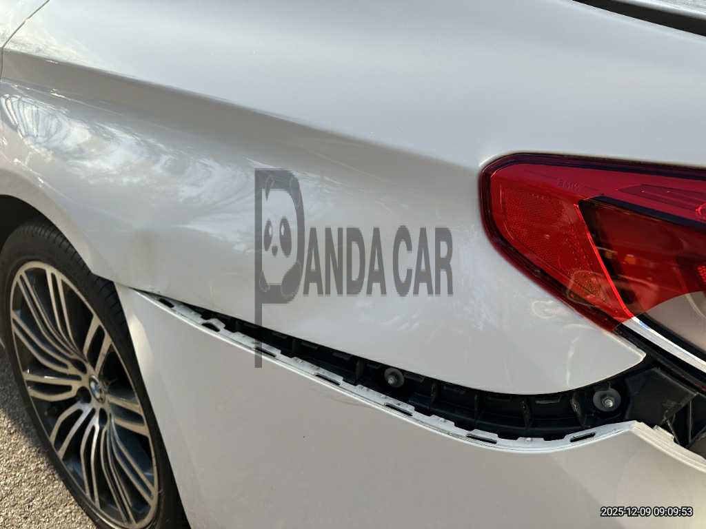 2020 BMW 520d M Sport Package, photograph 2