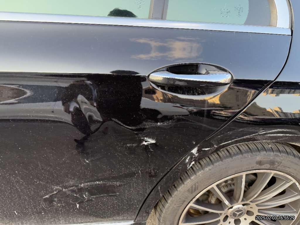 2018 Mercedes-Benz E300, photograph 2