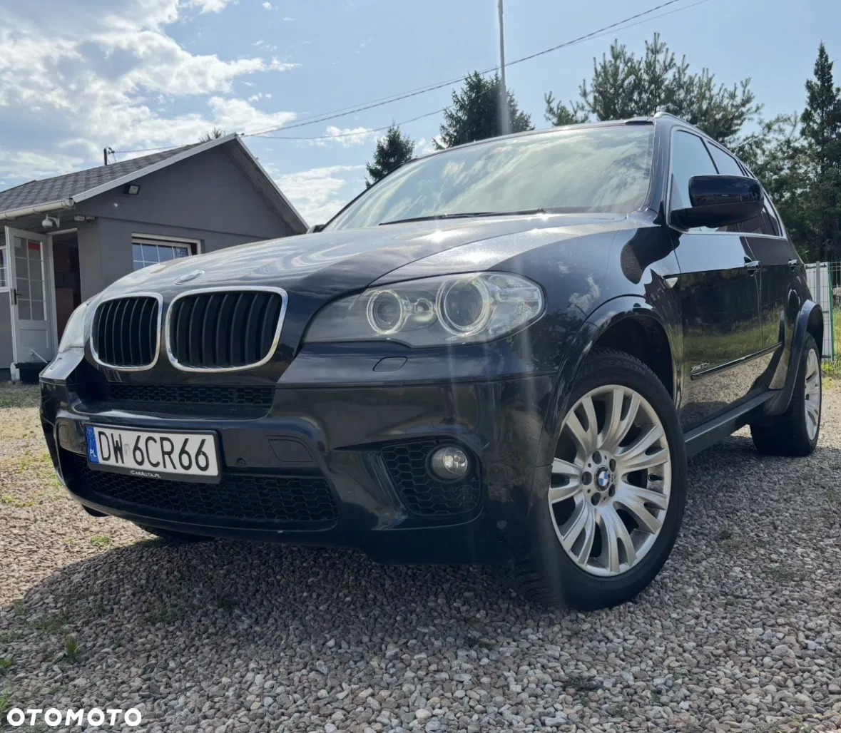 BMW X5 — photo 1 of 31