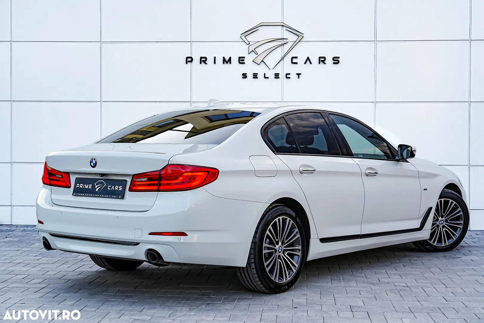 2017 BMW Seria 5 520d Aut. Sport Line, photograph 2