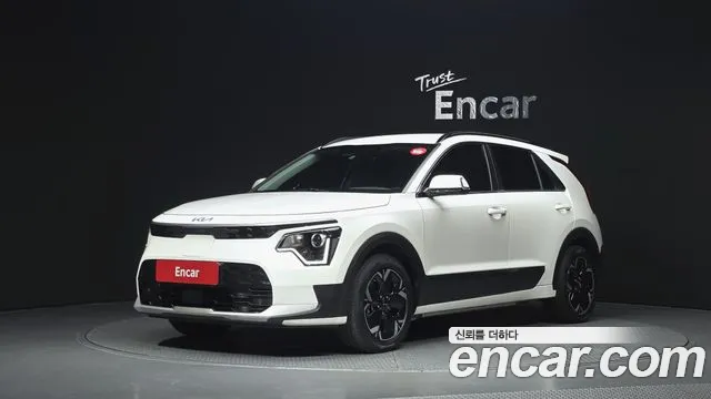 Kia Niro Air — photo 1 of 28