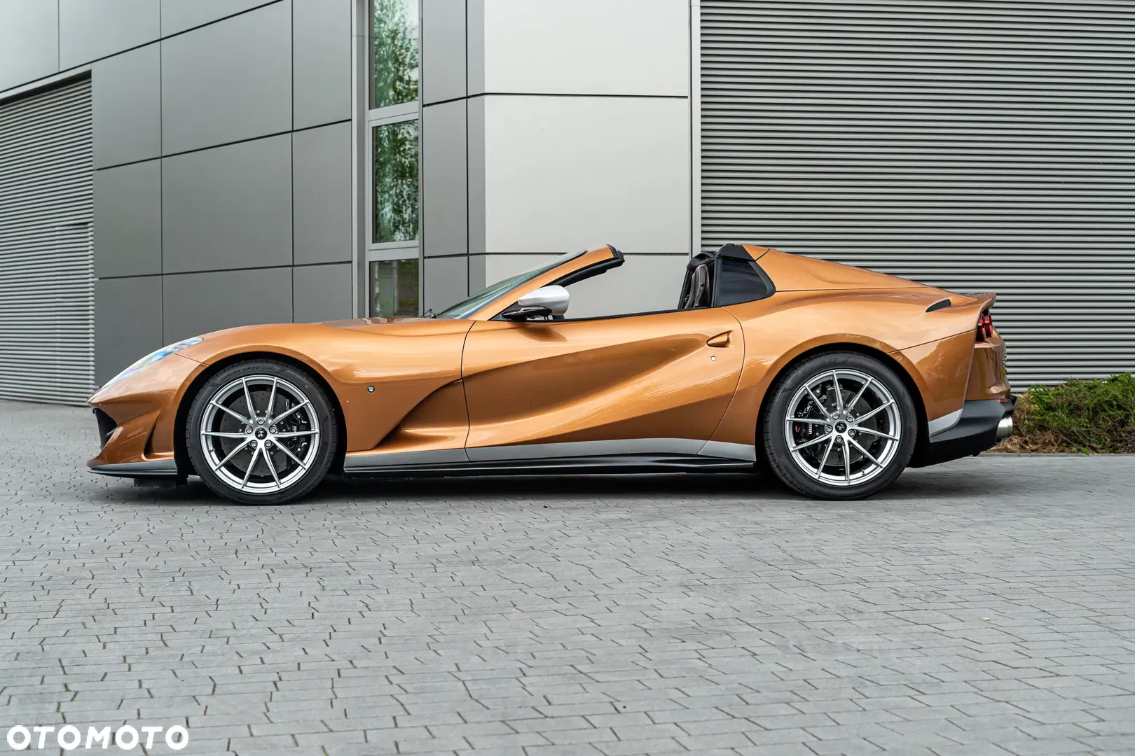 2023 Ferrari 812 GTS, photograph 6