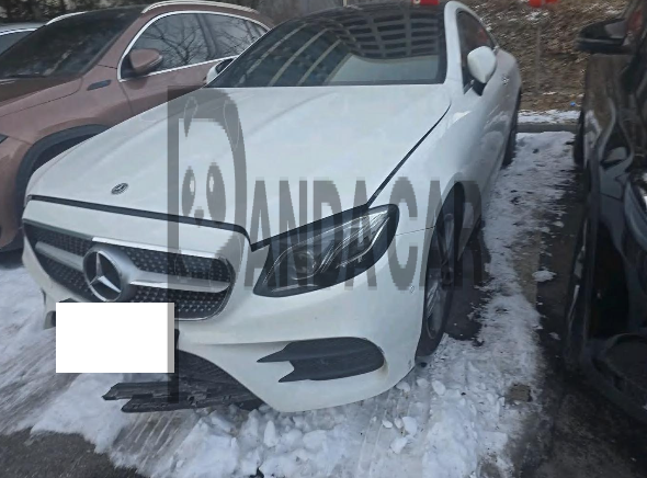 2020 Mercedes-Benz E220 d Coupe, photograph 2