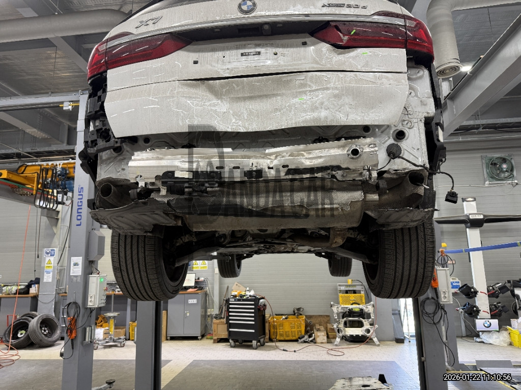 2020 BMW X7 xDrive 30d M Sport Package, photograph 3