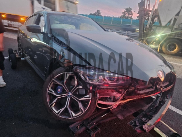 2022 BMW i4 eDrive40, photograph 4