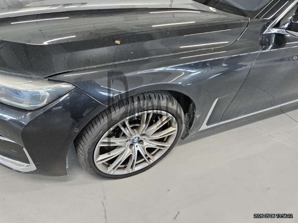 2020 BMW M760Li xDrive Modell V12 Excellence, photograph 3