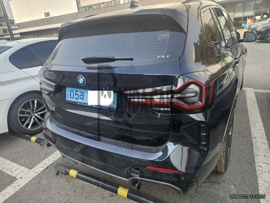 2023 BMW iX3 M Sport, photograph 2