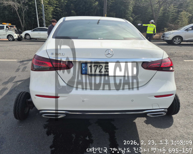 2022 Mercedes-Benz E250, photograph 7