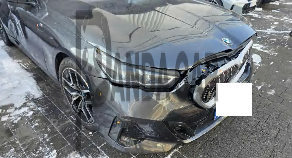 2025 BMW 520i, photograph 2