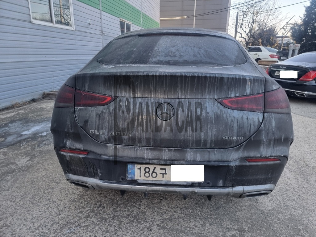 2021 Mercedes-Benz GLE400 d 4MATIC Coupe, photograph 2