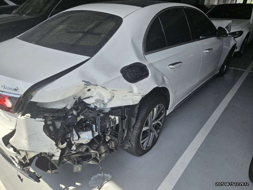 2024 Mercedes-Benz E 220 d 4MATIC, photograph 3