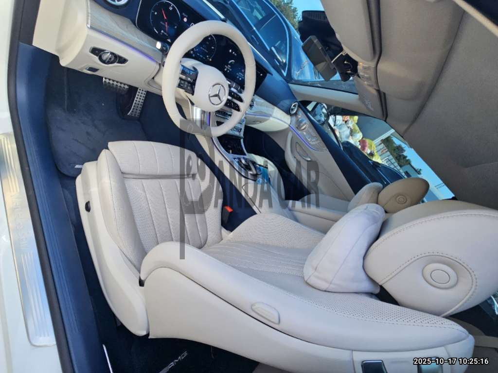 2023 Mercedes-Benz E450 4MATIC Cabriolet, photograph 3
