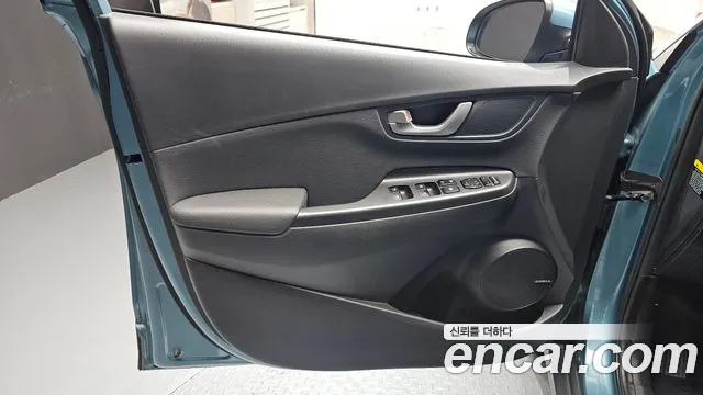 Hyundai Kona 1.6 Turbo 2WD — photo 1 of 31